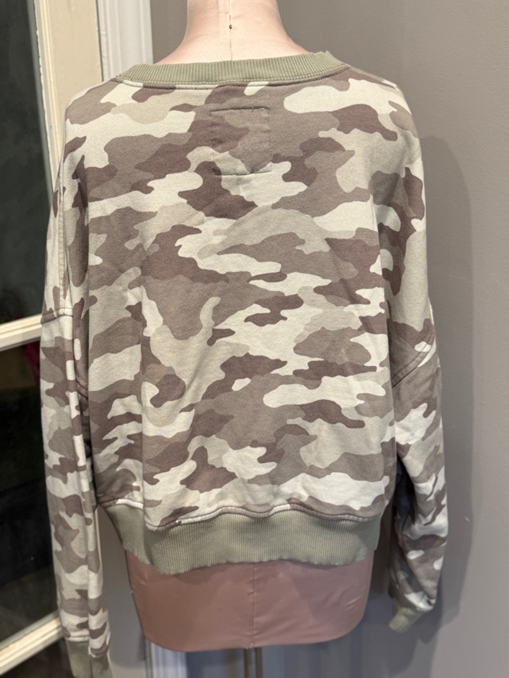 aerie Neutral Green Camo Crewneck Sweatshirt - Picture 4 of 7
